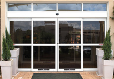 automatic-sliding-doors-with-automatic-operator