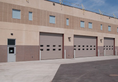 insulated-commercial-door-with-windows