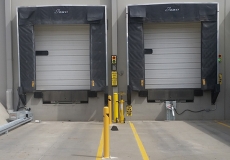loading-dock-shelter-with-communication-systems