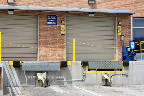 Kansas City Missouri Dock Doors Hyrdaulic EOD Levelers Vehicle Restraints